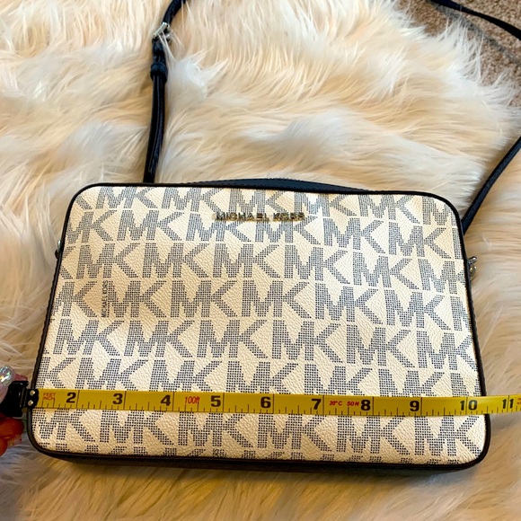 NWOT Michael Kors Monogram Crossbody - Picture 12 of 13